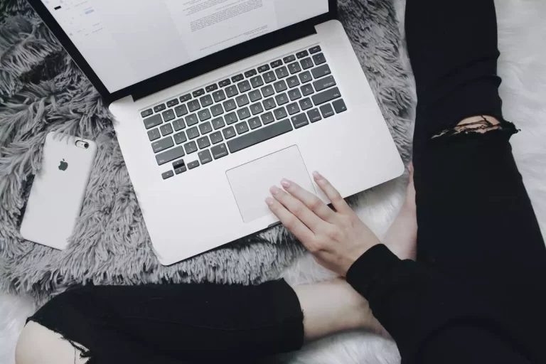 Asystent Google – ustawienia, funkcje, komendy i najważniejsze informacje