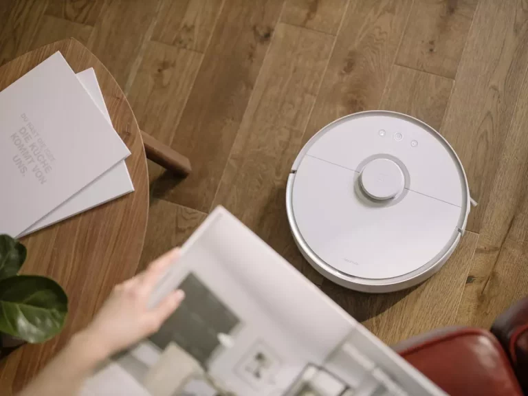 Irobot roomba j11+ - odkurzacz automatyczny z nowoczesnym systemem detekcji