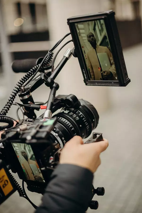 Filmy promocyjne dla firm – oferta grandfox kraków