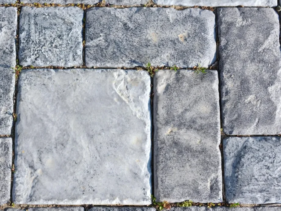 Płyty betonowe na podjazd - jaka grubość utrzyma samochód?